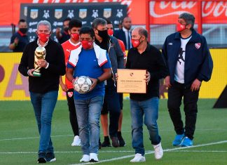 homenaje-maradona-independiente