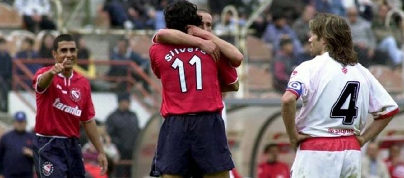 Cinco goles de Independiente a Huracán en el Tomás Adolfo Ducó