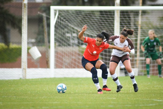 Diablas-Independiente-Platense-Fútbol-Femenino