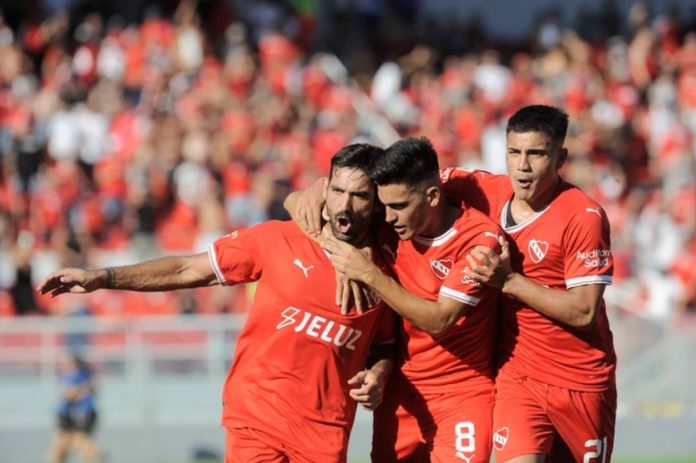 Festejo gol Independiente Cauteruccio Kevin Lopez Vallejo