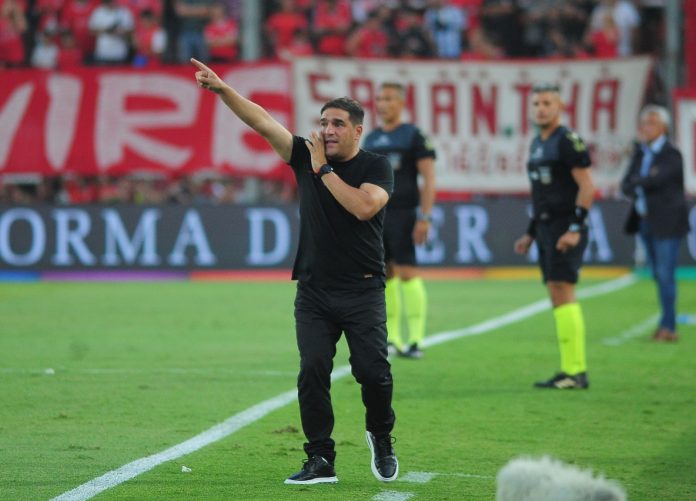 Leandro-Stillitano-DT-Independiente-vs-Colon