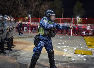 represion policia hinchas Independiente