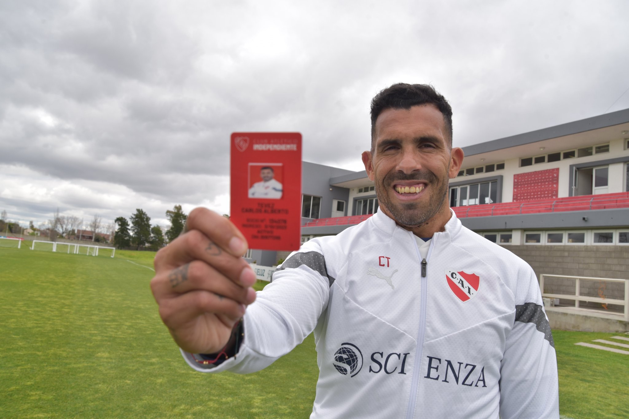 Club Atlético Independiente - CAMINO A LOS 100.000 SOCIOS  www.clubaindependiente.com/es/socios/noticias Independiente superó los 93  mil socios y el número sigue creciendo. Los hinchas del Rojo continúan  demostrando su amor por los colores