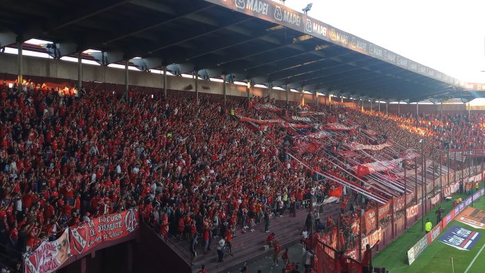 Hinchada Independiente en Lanus