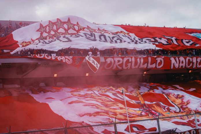 tribuna-telones-independiente-2024