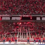 tribuna-independiente-jugadores-saludo-historico