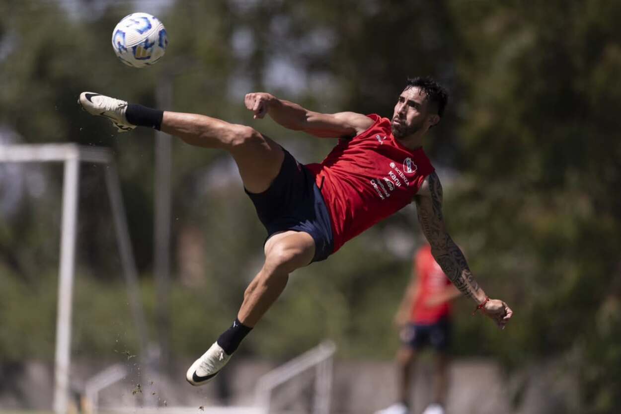 https://locoxelrojo.com/independiente/wp-content/uploads/2025/01/Gabriel-Avalos-Independiente-Entrenamiento.jpeg