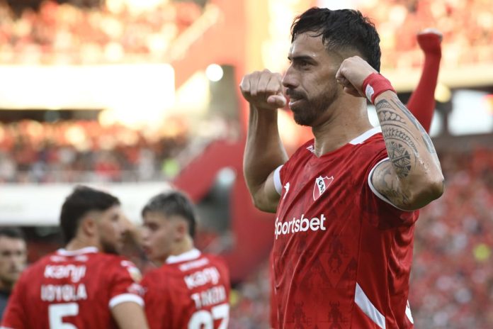 Gabriel Ávalos festejo Independiente Sarmiento Torneo Apertura 2025