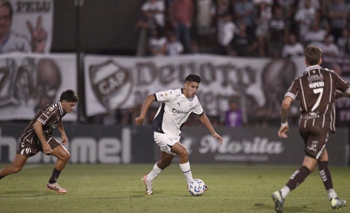 Sebastian Valdez Platense Independiente