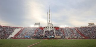 Cancha Huracán Argentina Partido Benéfico