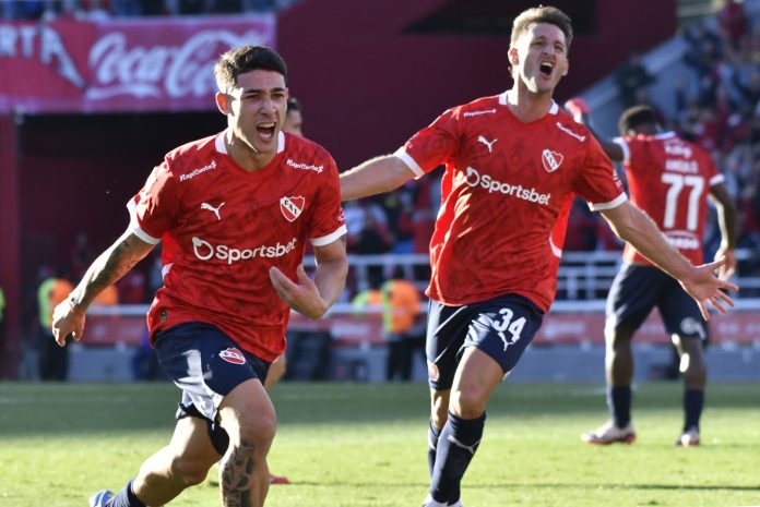 Santiago Montiel festejo Independiente Independiente Rivadavia