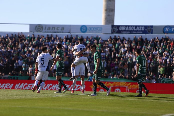 Festejo Independiente Ávalos Godoy Loyola Sarmiento Clausura
