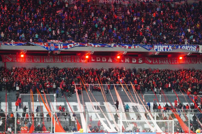 universidad-chile-independiente-tribunas