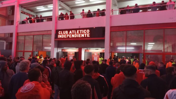 Hinchas Independiente playon