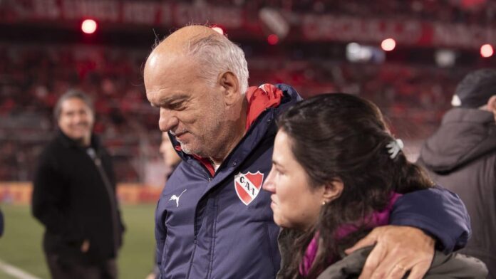 nestor-grindetti-estadio-independiente
