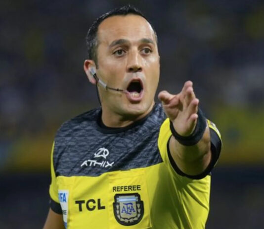 Espinoza, el árbitro con Deportivo Riestra fernando-espinoza-juez