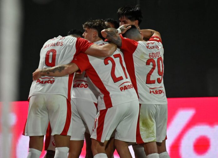 festejo-gol-independiente-deportivo-riestra-2025