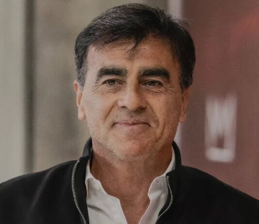 gustavo-quinteros-entrenador-independiente-2025