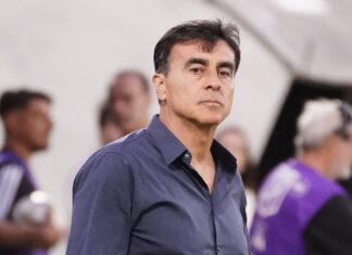 Quinteros, un mensaje a Loyola y el resto: “Les conviene quedarse, vamos a ser protagonistas” quinteros-independiente-deportivo-riestra-2025