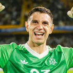 Dibu Martínez ve muy lejos su vuelta a Independiente dibu-martinez-argentina-2025