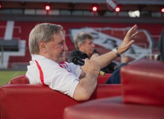 Trossero vivió un momento muy emotivo enzo-trossero-homenaje-independiente