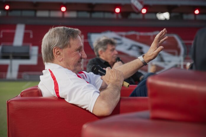 enzo-trossero-homenaje-independiente