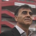 Quinteros felicitó a Montiel por el Puskás quinteros-gustavo-estadio-independiente