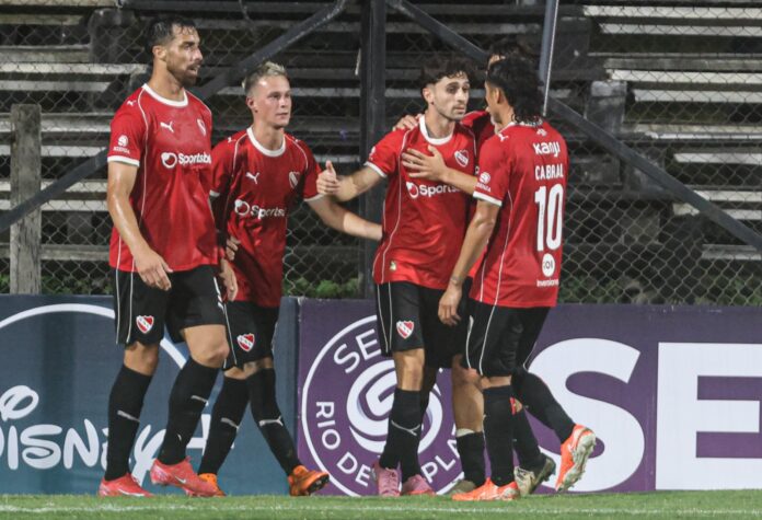 Gabriel Ávalos, Walter Mazzantti Independiente Everton Chile Amistoso