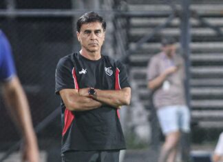 Gustavo Quinteros Independiente Everton de Chile Amistoso