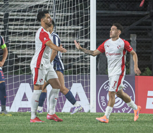 Montiel despejó rumores: “No pensaba en irme” Santiago Montiel Gabriel Ávalos Independiente Alianza Lima (1)