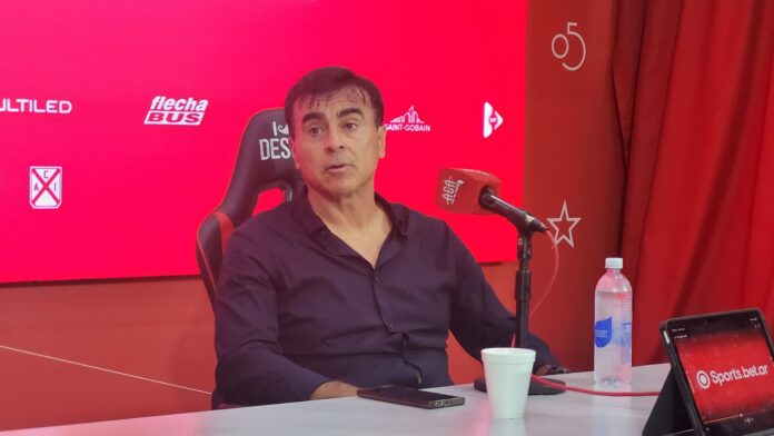 quinteros-conferencia-independiente-velez-apertura-2026