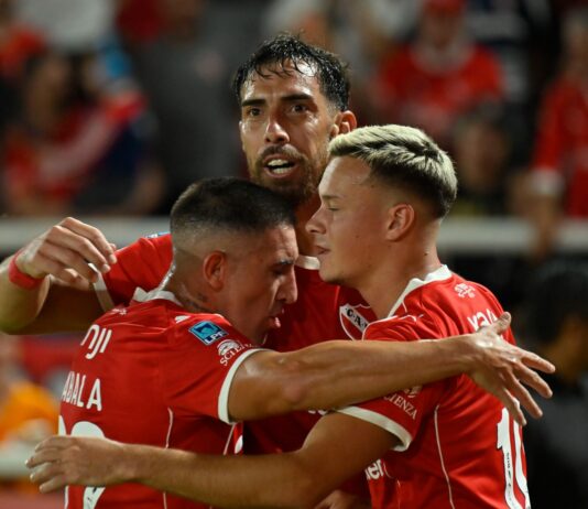 Victoria en casa zabala-avalos-abaldo-independiente-lanus-festejo-apertura-2026