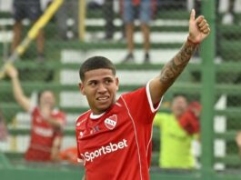 Valdéz: “Estoy muy contento y muy feliz por el triunfo” facundo-valdez-festejo-independiente-atenas-de-rio-cuarto