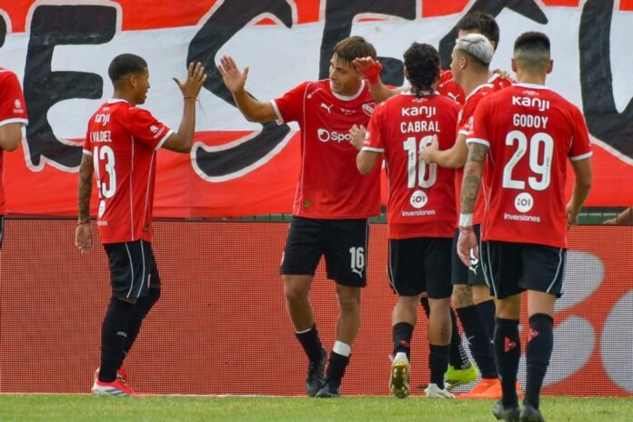 independiente-atenas-de-rio-cuarto-copa-argentina-festejo-gol independiente-atenas-de-rio-cuarto-copa-argentina-festejo-gol