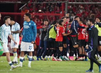 Con la camiseta ganó el clásico y se metió al top 8 Independiente Racing Torneo Apertura 2026 (2)