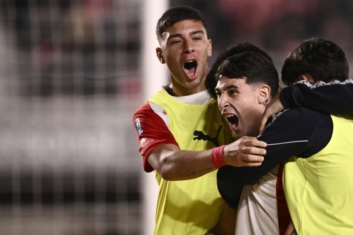 montiel-festejo-gol-independiente-estudiantes