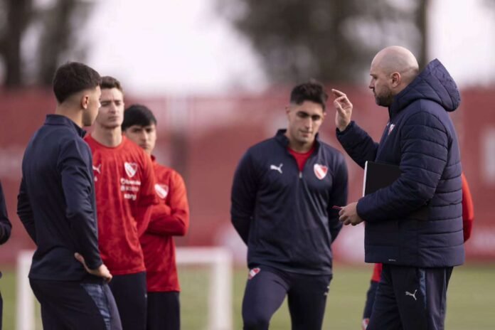 jadson-viera-jugadores-independiente-villa-dominico