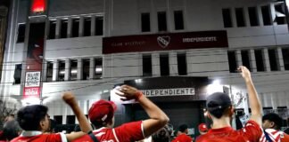 hinchas-de-independiente-sede-social